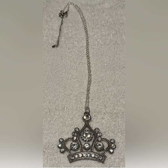 Crown Rhinestone Pendant & Chain - Picture 6 of 11